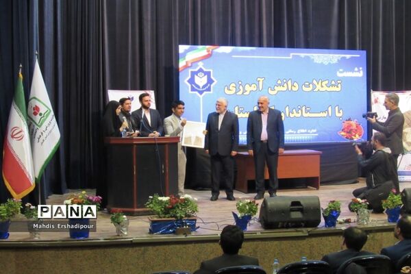 نشست تشکلات دانش‌آموزی با استاندار گلستان