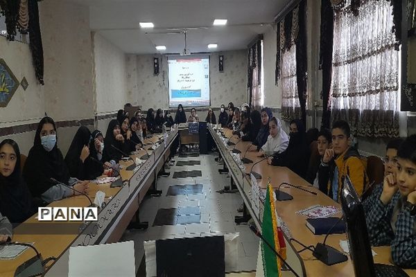 برگزاری جلسه آموزشی ویژه طرح هر مدرسه یک خبرنگار در شهرستان‌قدس