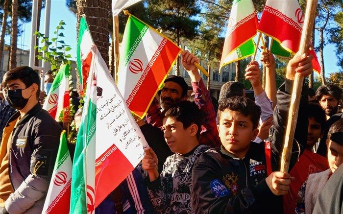 برخیز ای کودک فلسطینی! تو زود تر از تمام کودکان دنیا بزرگ شده ای