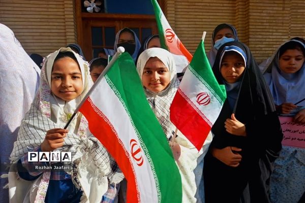 اجتماع بزرگ دانش‌آموزان شیرازی درحمایت ازمردم غزه درحرم شاهچراغ (ع)