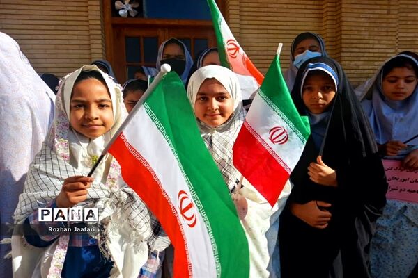 اجتماع بزرگ دانش‌آموزان شیرازی درحمایت ازمردم غزه درحرم شاهچراغ (ع)