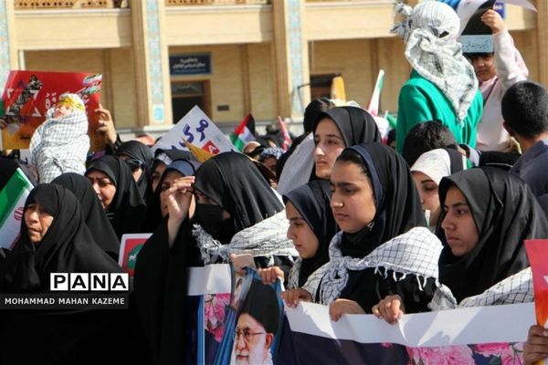 تجمع بزرگ فرهنگیان و دانش‌آموزان شیرازی در حمایت از فلسطین