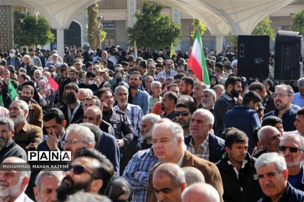 تجمع بزرگ فرهنگیان و دانش‌آموزان شیرازی در حمایت از فلسطین