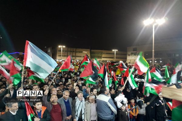 تجمع کودکان و آحاد مردم مشهد در حمایت از کودکان مظلوم فلسطین