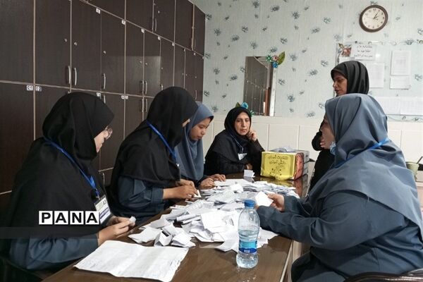 انتخابات شورای دانش‌آموزی در مدارس دخترانه شهرستان رباط کریم