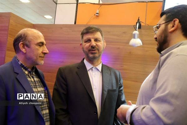 بازدید معاون پرورشی و فرهنگی وزارت آموزش و پرورش از نمایشگاه یاریگران زندگی
