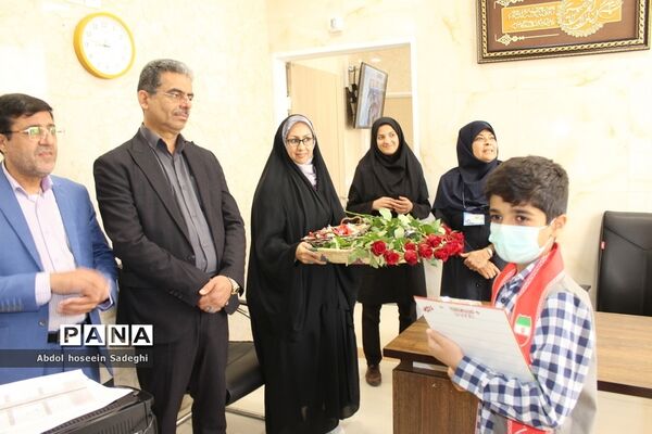 گرامیداشت سالروز ولادت حضرت زینب کبری (س) و روز پرستار در بوشهر توسط دانش آموزان پیشتاز