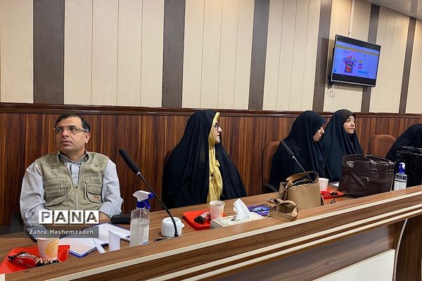 نشست توجیهی آموزش و پرورش ناحیه ری  با موضوع برنامه فراگیر پرورشی