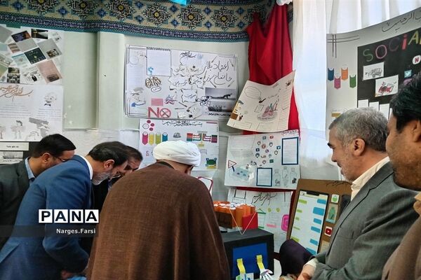 همایش هفته آسیب‌ های اجتماعی در دبیرستان حضرت خدیجه (س) قم