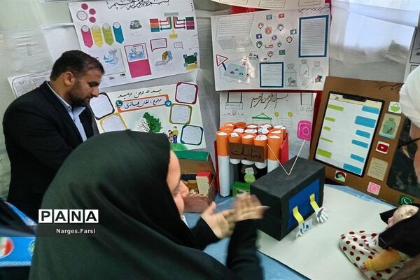 همایش هفته آسیب‌ های اجتماعی در دبیرستان حضرت خدیجه (س) قم