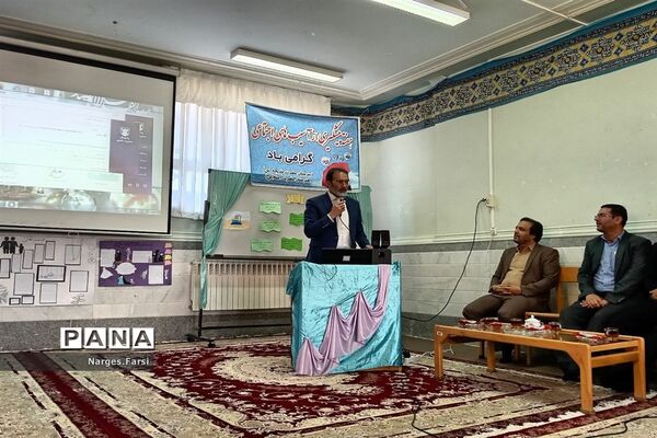 همایش هفته آسیب‌ های اجتماعی در دبیرستان حضرت خدیجه (س) قم
