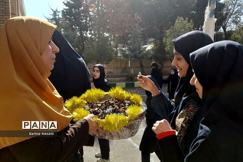 جشن میلاد حضرت زینب(س) در مدارس رودهن