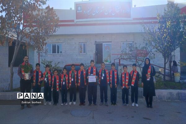 گرامیداشت ولادت حضرت زینب و روز پرستار  توسط دانش‌آموزان پیشتاز دبستان کوشا