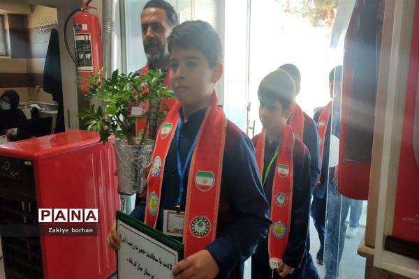 گرامیداشت ولادت حضرت زینب و روز پرستار  توسط دانش‌آموزان پیشتاز دبستان کوشا