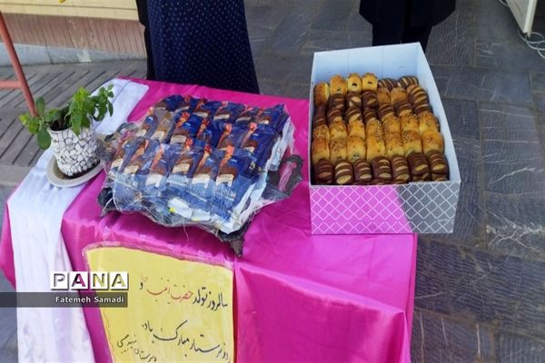 برگزاری جشن ولادت حضرت زینب (س) و روز پرستار در دبیرستان شهید حبیبی کاشمر