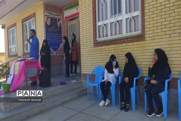 برگزاری جشن ولادت حضرت زینب (س) و روز پرستار در دبیرستان شهید حبیبی کاشمر