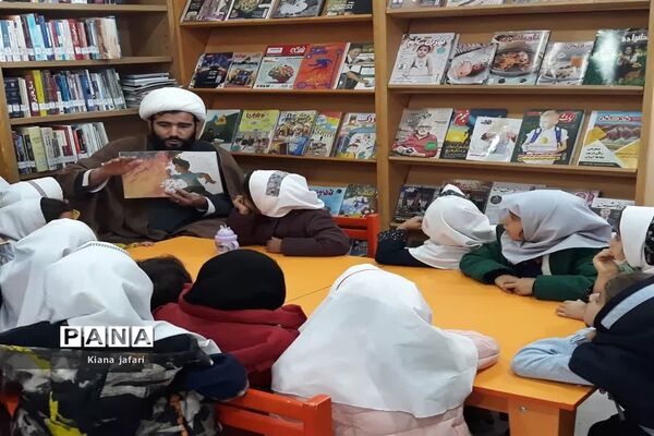 بازدید دانش‌آموزان از کتابخانه باقرالعلوم ریوش