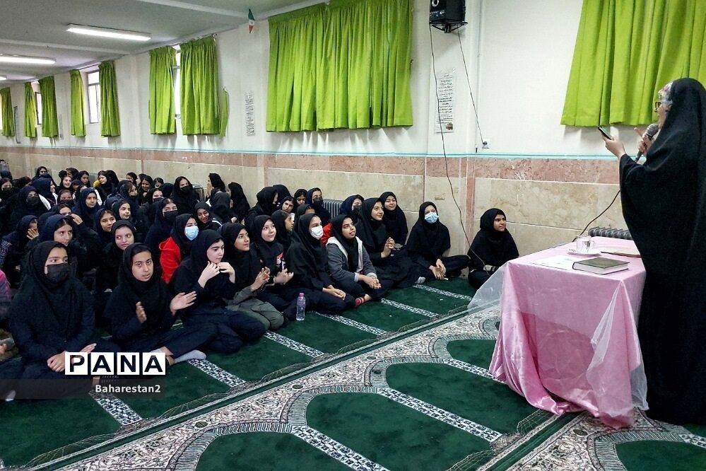 گرامیداشت ولادت حضرت زینب(س) و روز پرستار در ناحیه ۲ بهارستان