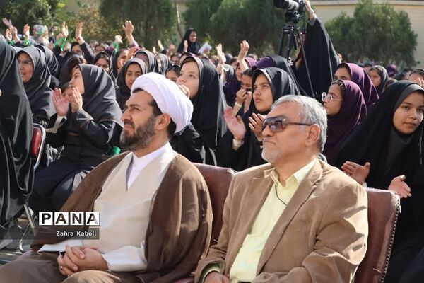 جشن میلاد حضرت زینب(س) درآموزشگاه ام‌ابیها(س)اسلامشهر