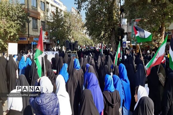 راهپیمایی دانش‌آموزان شهرستان ساری در حمایت از کودکان مظلوم فلسطین