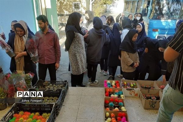 برگزاری مراسم روز پرستار و ولادت حضرت زینب(س) در مدرسه شهید‌ ملاآقایی