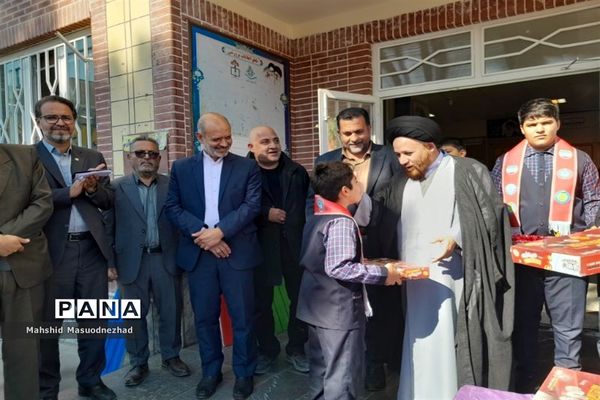 آئین نواختن زنگ کتاب در دبستان پسرانه فرهنگ شکوه