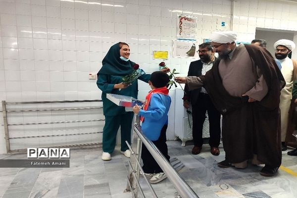 گرامیداشت روز پرستار و تجلیل از پرستاران حاجی آباد