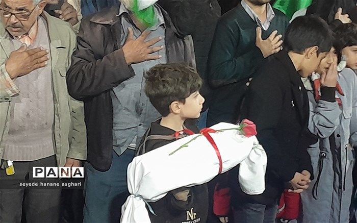 تجمع کودکان و مردم مشهد در حمایت از مردم فلسطین به مناسبت روز جهانی کودک/فیلم