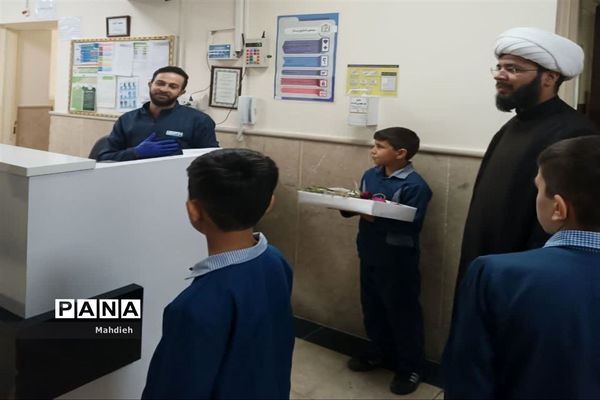 تجلیل از پرستاران بیمارستان مدرس توسط اداره اوقاف وامور خیریه کاشمر