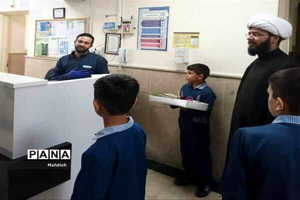تجلیل از پرستاران بیمارستان مدرس توسط اداره اوقاف وامور خیریه کاشمر