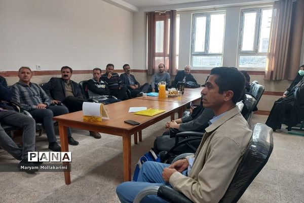 آموزش کمک‌های اولیه در جلسه شورای معلمان شهرستان‌دماوند