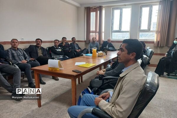 آموزش کمک‌های اولیه در جلسه شورای معلمان شهرستان‌دماوند