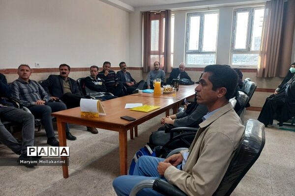 آموزش کمک‌های اولیه در جلسه شورای معلمان شهرستان‌دماوند