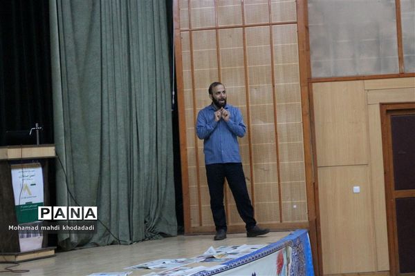 روز اول دوره آموزشی دانش‌آموز خبرنگاران پسر اهواز