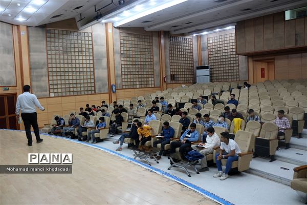 روز اول دوره آموزشی دانش‌آموز خبرنگاران پسر اهواز