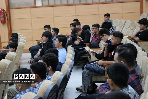 روز اول دوره آموزشی دانش‌آموز خبرنگاران پسر اهواز