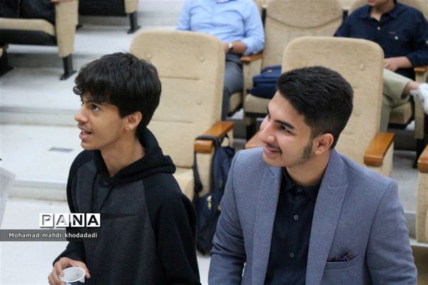 روز اول دوره آموزشی دانش‌آموز خبرنگاران پسر اهواز