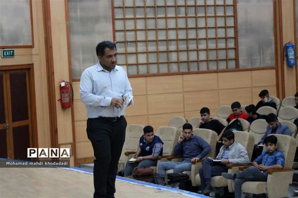 روز اول دوره آموزشی دانش‌آموز خبرنگاران پسر اهواز
