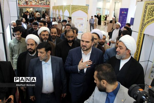بازدید معاون اجرایی رئیس جمهوری از نمایشگاه «روایت پیشرفت» در قم