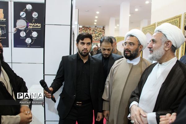 بازدید معاون اجرایی رئیس جمهوری از نمایشگاه «روایت پیشرفت» در قم