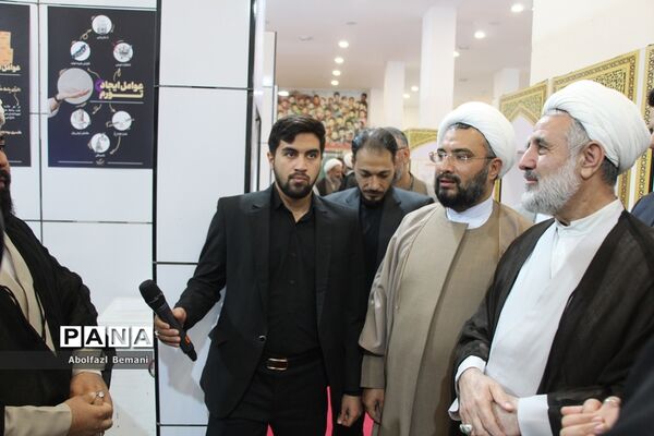 بازدید معاون اجرایی رئیس جمهوری از نمایشگاه «روایت پیشرفت» در قم