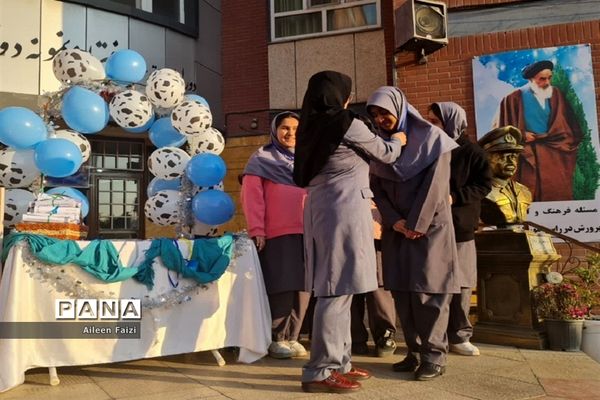 جشن افتتاحیه سفیران سلامت در دبیرستان شهید تیمسار فلاحی ناحیه یک کرج