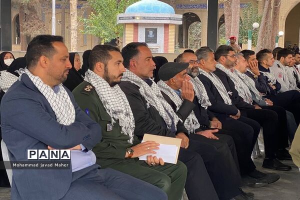 آیین غبارروبی و عطرافشانی مزار مطهر شهدای شهرستان قدس