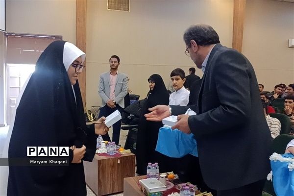 تجلیل از ستارگان قرآنی ناحیه 3 شیراز