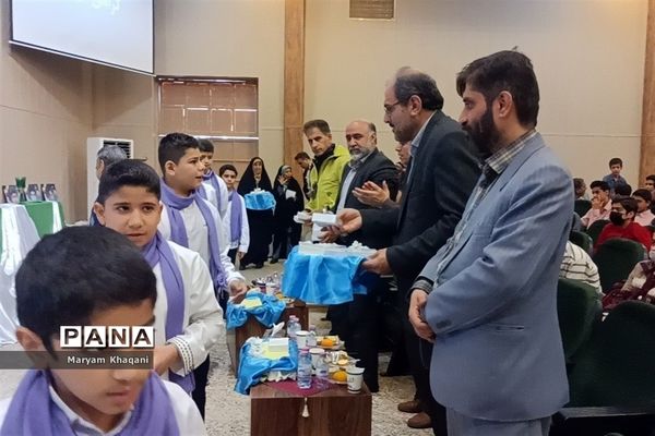 تجلیل از ستارگان قرآنی ناحیه 3 شیراز