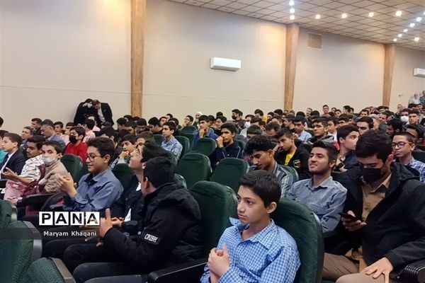 تجلیل از ستارگان قرآنی ناحیه 3 شیراز