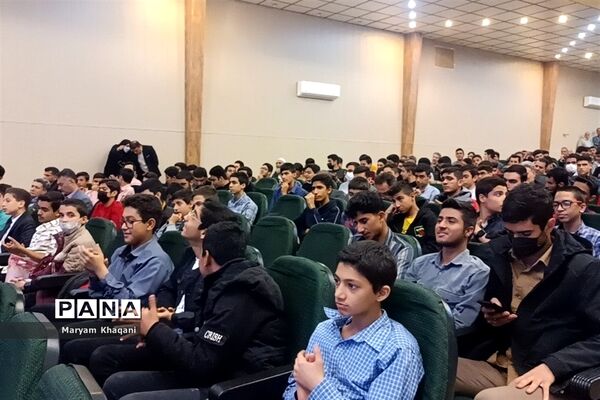 تجلیل از ستارگان قرآنی ناحیه 3 شیراز