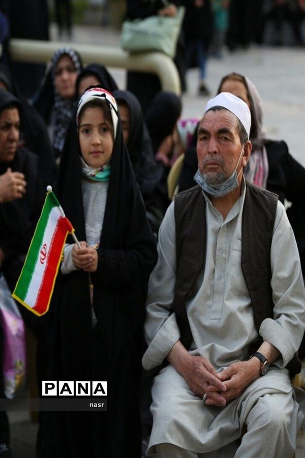 آیین ادای احترام و غبارروبی مزار شهدای مدافع حرم منطقه ۱۴ شهرداری اصفهان