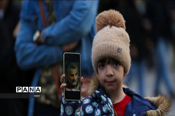 آیین ادای احترام و غبارروبی مزار شهدای مدافع حرم منطقه ۱۴ شهرداری اصفهان