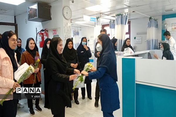 گرامیداشت ولادت حضرت زینب(س)و روز پرستار توسط دانش‌آموزان دبیرستان نسیبه